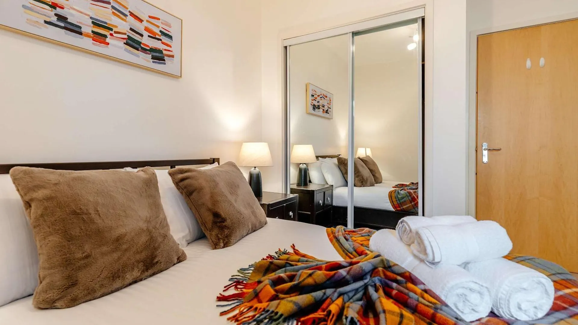 Charming 3-Bed Apartment Free Parking West End Edinburgh 0*,  Verenigd Koninkrijk