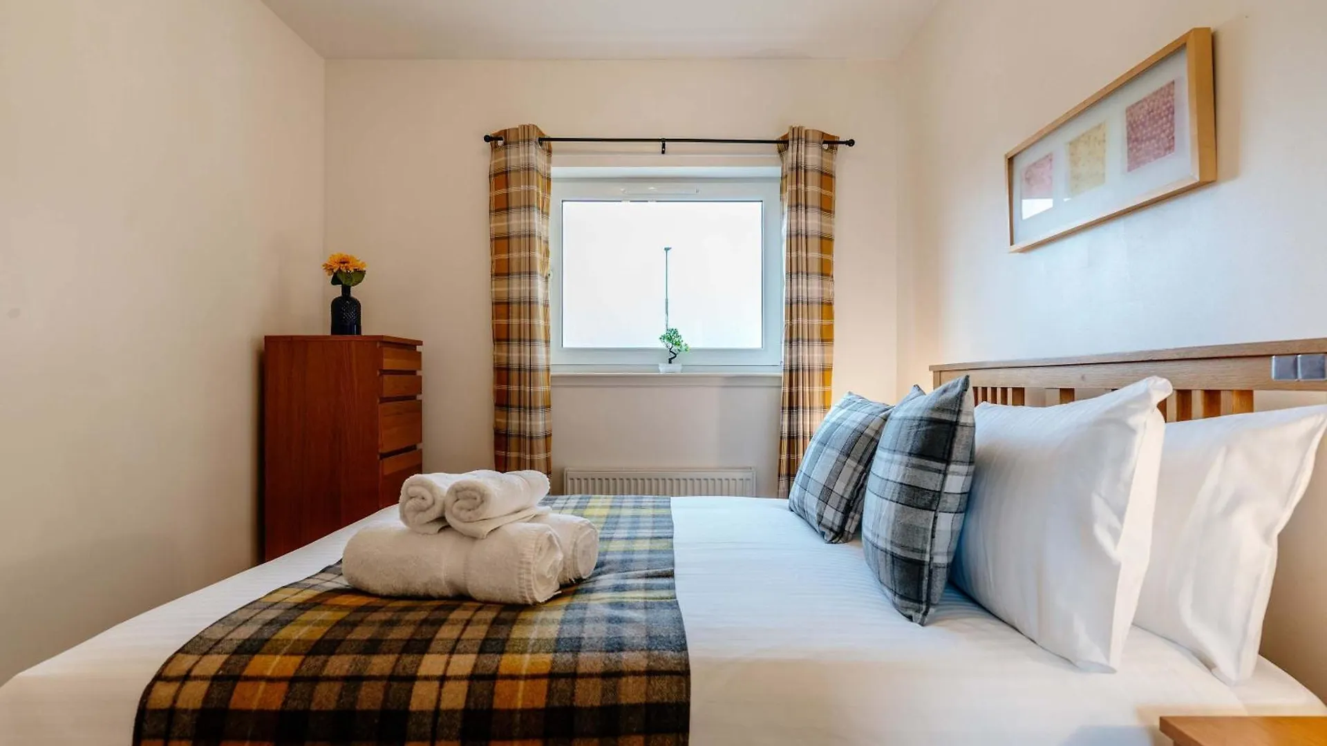 Charming 3-Bed Apartment Free Parking West End Edinburgh