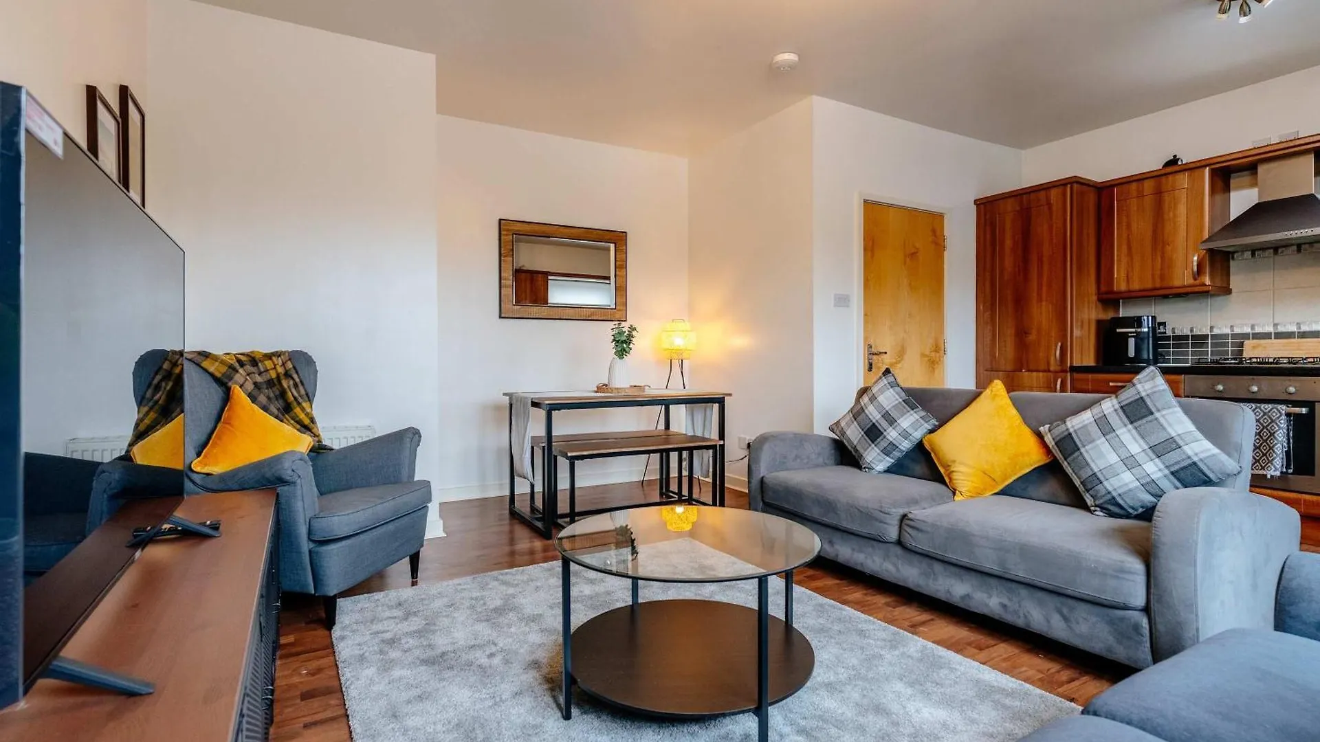 Charming 3-Bed Apartment Free Parking West End 爱丁堡 英国