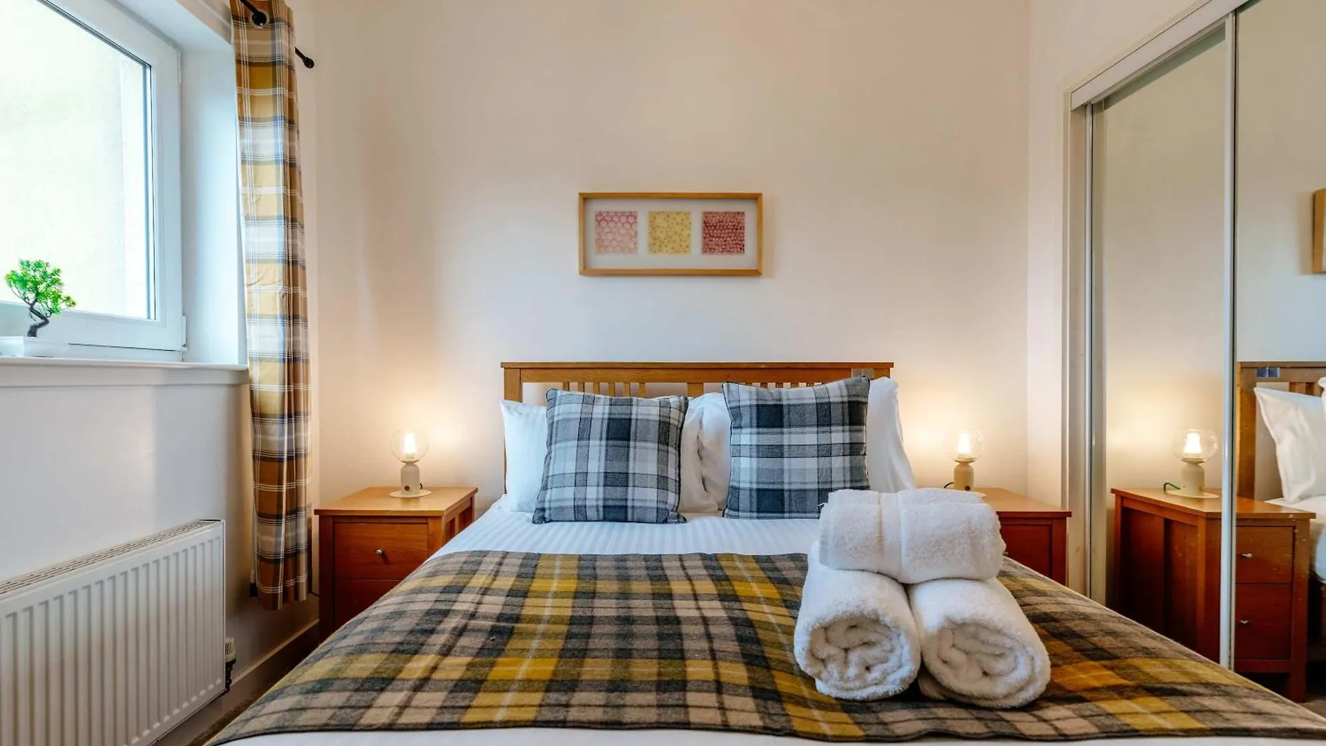Charming 3-Bed Apartment Free Parking West End 爱丁堡 0*,