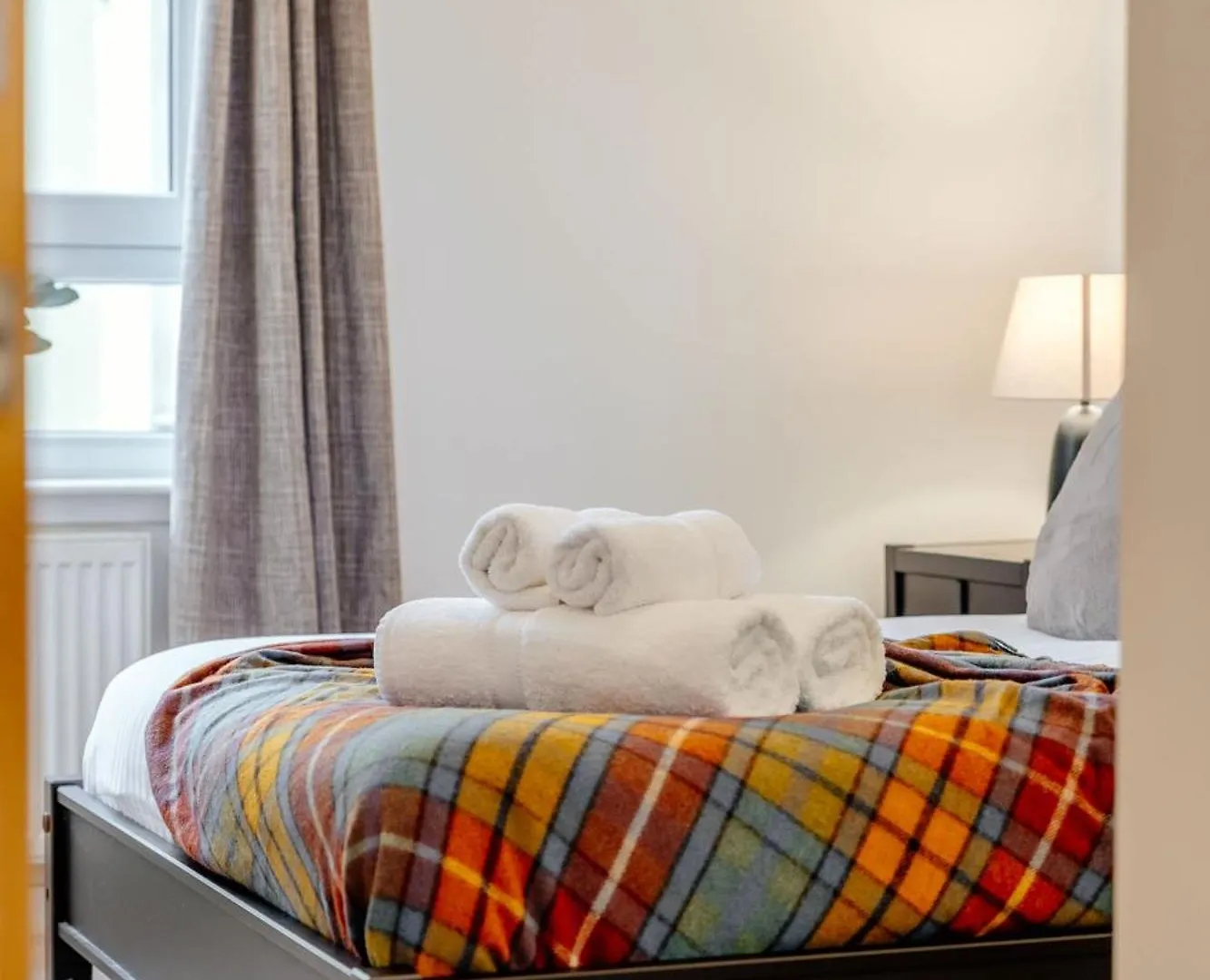 Charming 3-Bed Apartment Free Parking West End 爱丁堡