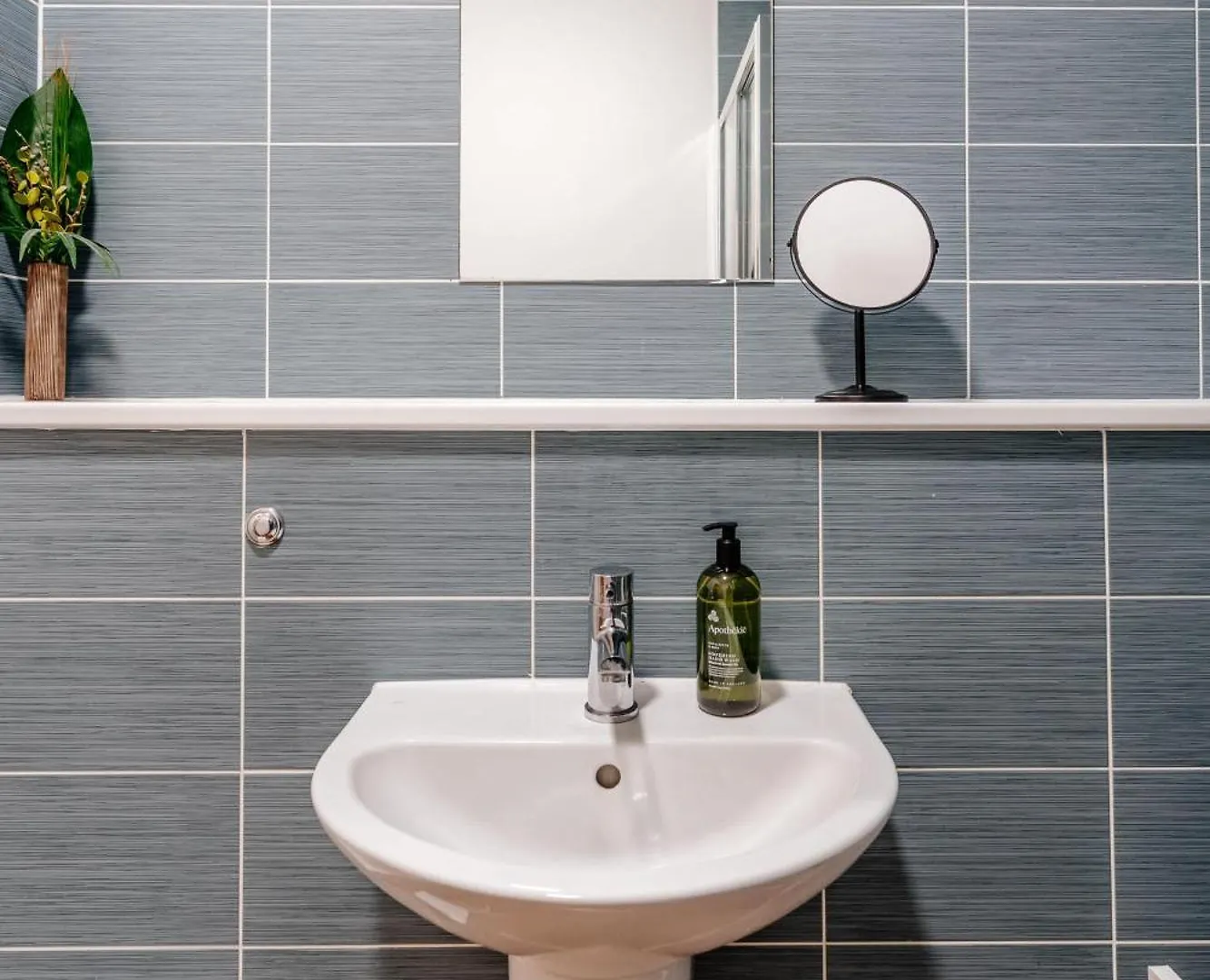 Charming 3-Bed Apartment Free Parking West End 爱丁堡