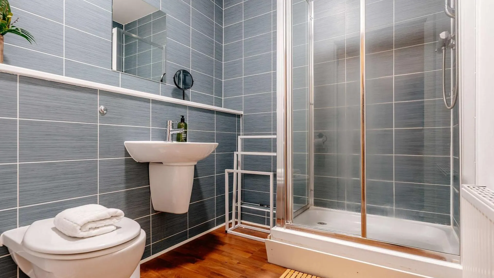 Charming 3-Bed Apartment Free Parking West End 爱丁堡