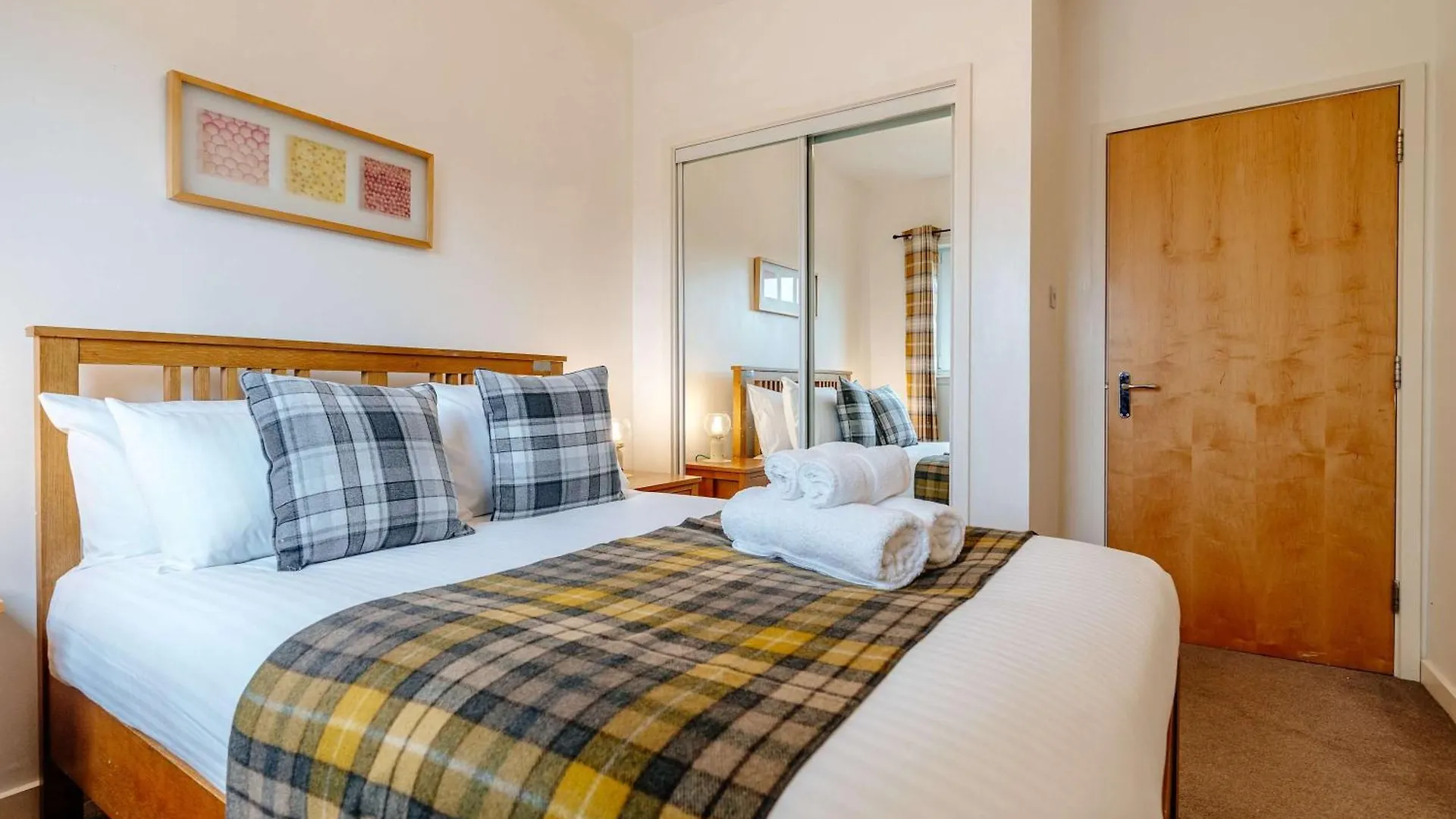 Charming 3-Bed Apartment Free Parking West End 爱丁堡